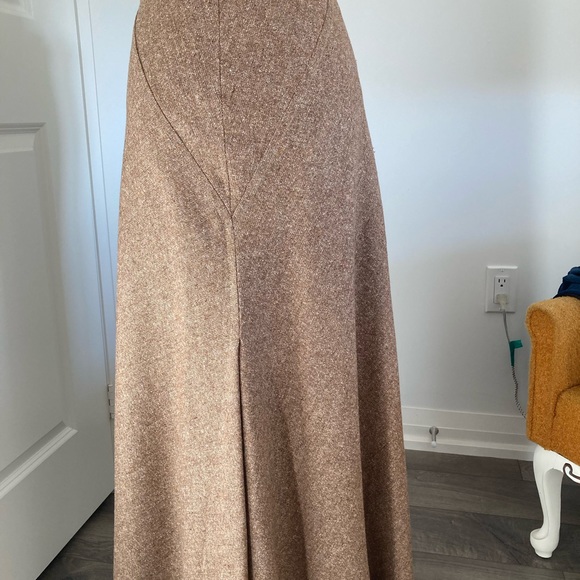 Kenneth Cole maxi wool brown skirt, size 6-8 - Picture 6 of 10